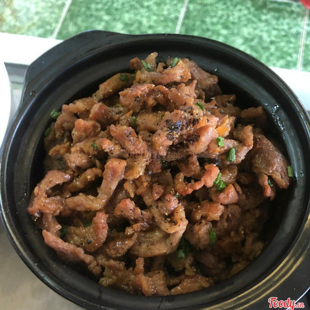 mam-ruoc-xao-thit-ba-chi-com-tam-hap-la-dua