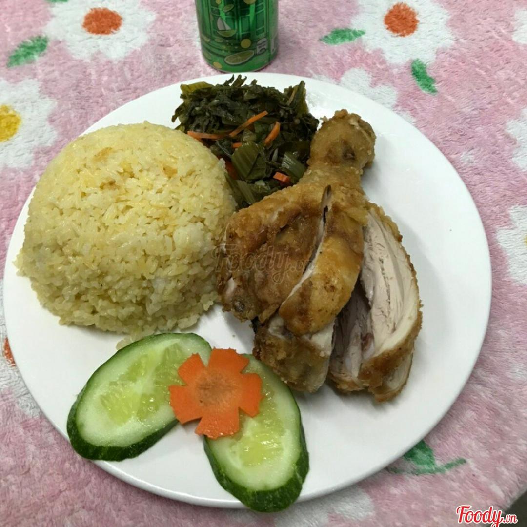 combo-ga-ga-ui-to-nuoc-coca-fanta-sprite