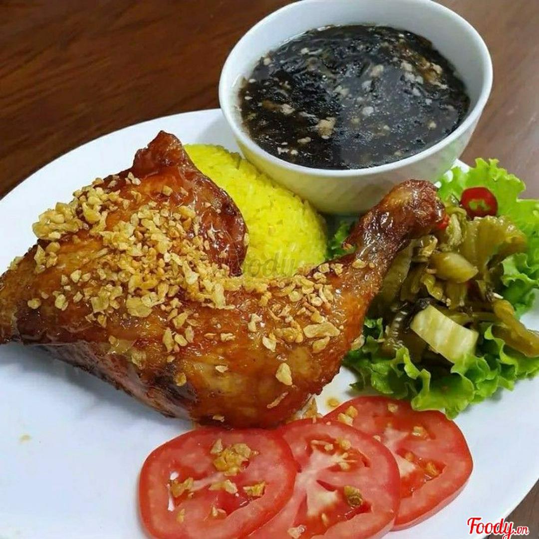 com-ga-sot-tieu-en-canh-rong-bien