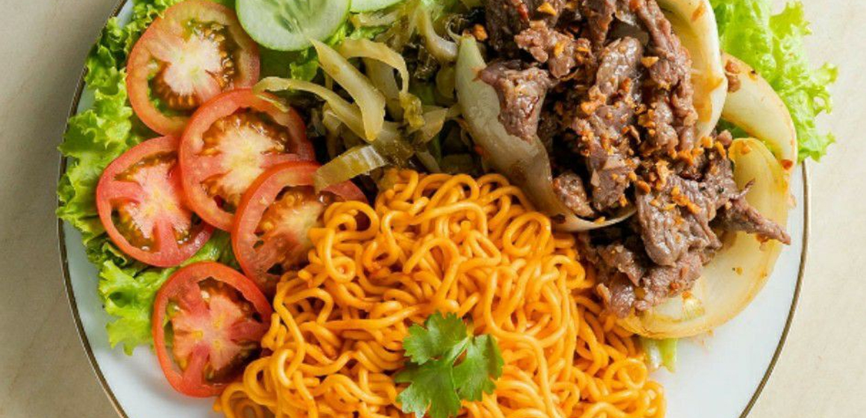 quan-com-bento-dino-mi-tron-tra-sua-bui-thi-xuan