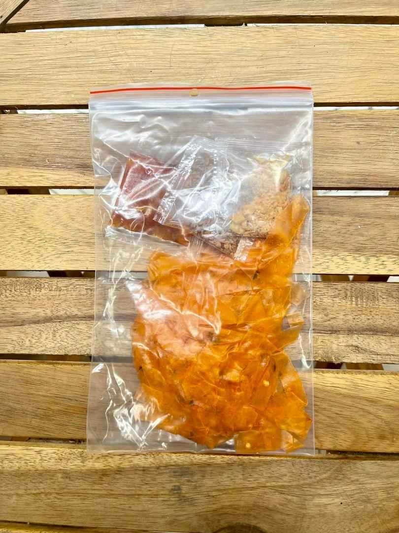 banh-trang-deo-o-sate-cay