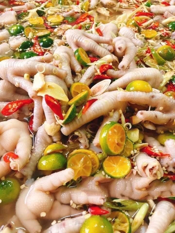 chan-ga-co-xuong-ngam-sa-tac-xoai-sot-cham-l-10c-tang-ngay-coca-khi-at-mon