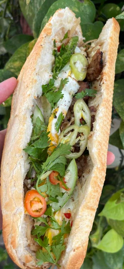 banh-mi-thap-cam