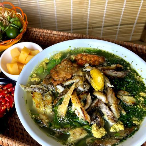 banh-a-o-ca-ro-ong-nuong-them-cha-ca-va-trung-ca