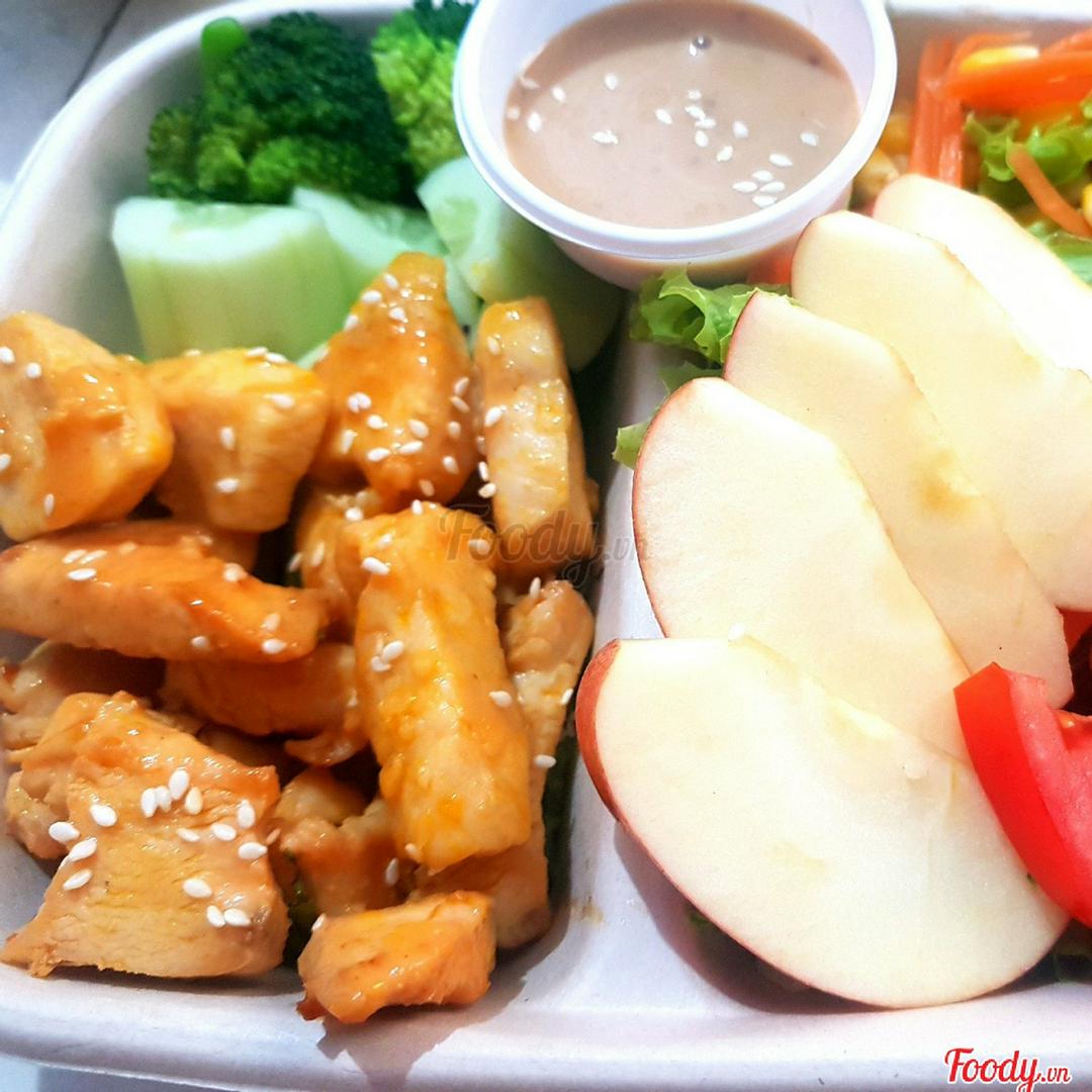 salad-ga-sot-chanh-day