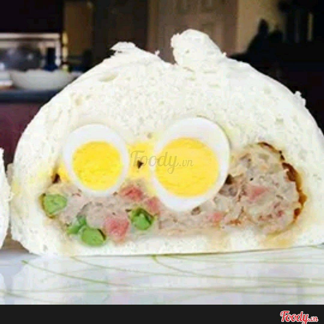 banh-bao-2-trung-cut