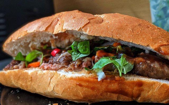 banh-mi-bo-sot-mojo-tieu