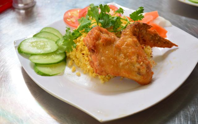 an-thu-quan-com-ga-nui-xao-mi-xao