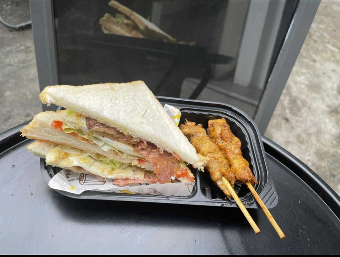 combo-2-ga-xien-que-1-sandwich-bacon-trung