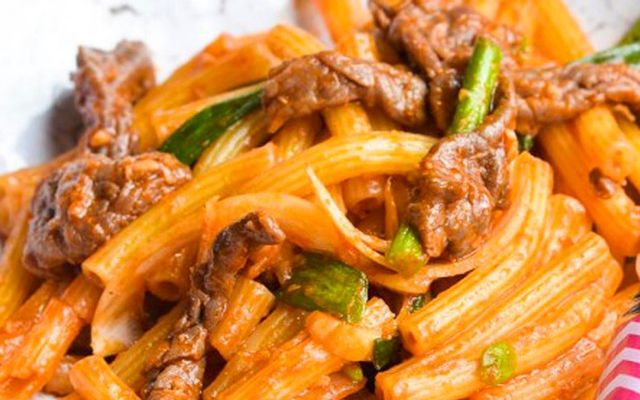 Huyền-Chè---Mì-Nui-&-Đồ-Ăn-Nhanh---Cẩm-Văn