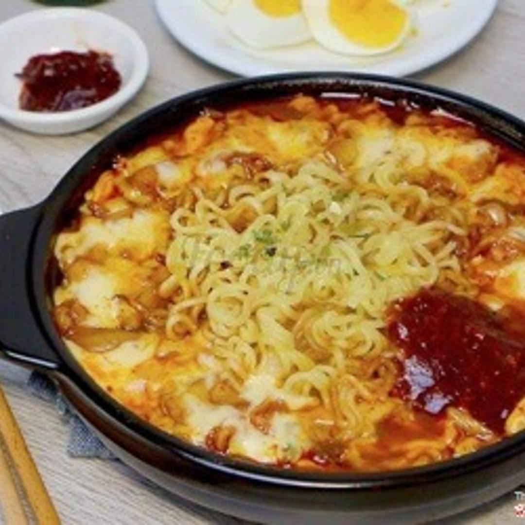 my-ga-cay-sot-pho-mai-lon