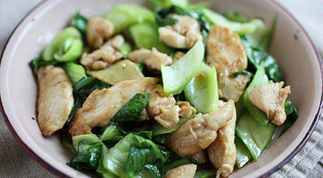 com-trang-ga-xao-cai