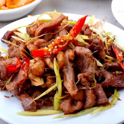 com-thit-xao-sa-ot-mon-them