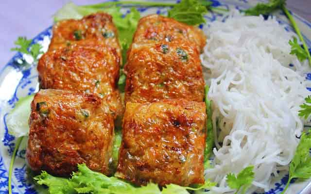 duy-diem-bun-cha-nem-cua-be-pho-ngoc-khanh