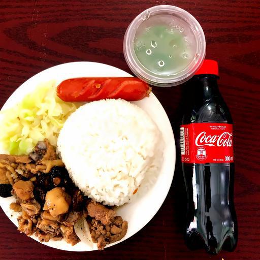 2-com-ga-nam-2-xuc-xich-2-coca-cola