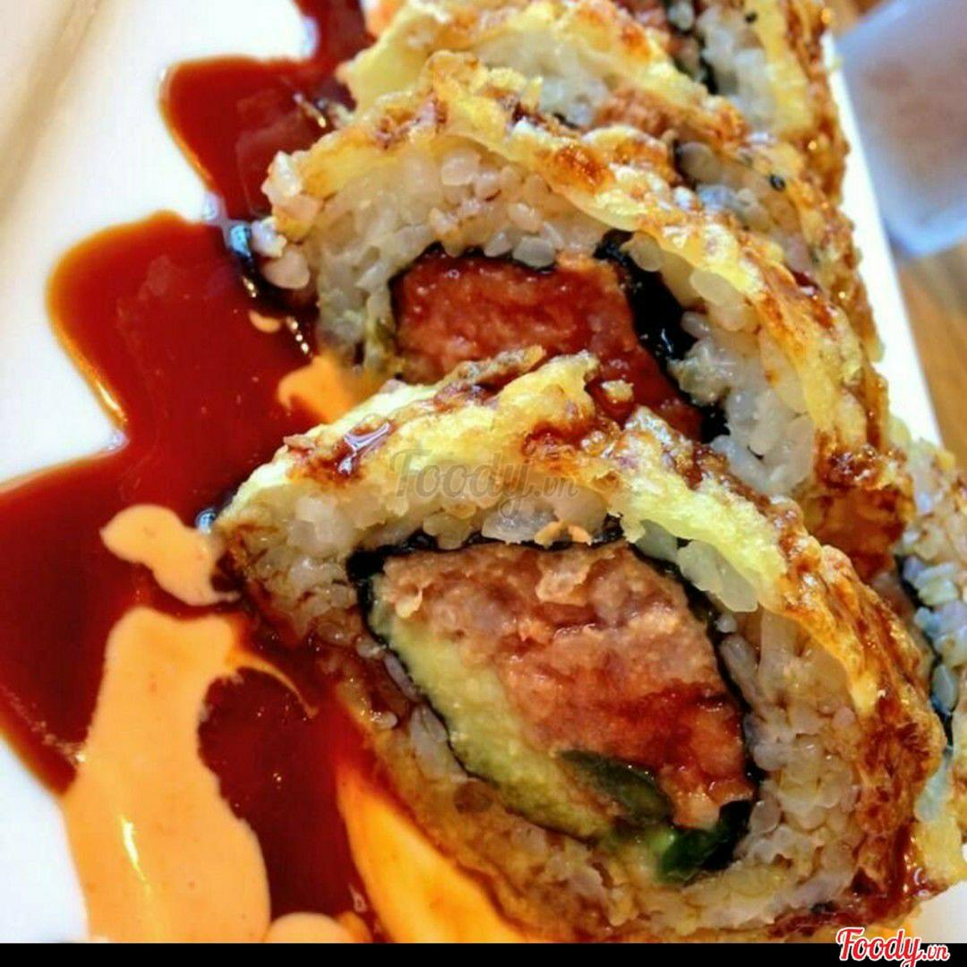 spicy-crispy-roll-sushi-ca-hoi-cay-chien-temp