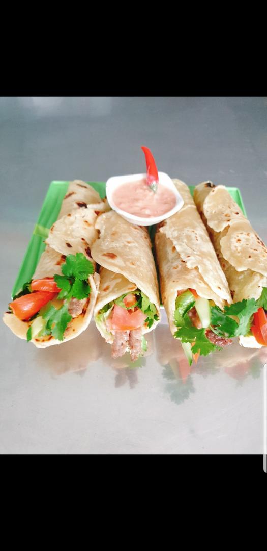 banh-mi-cuon-ga-nuong