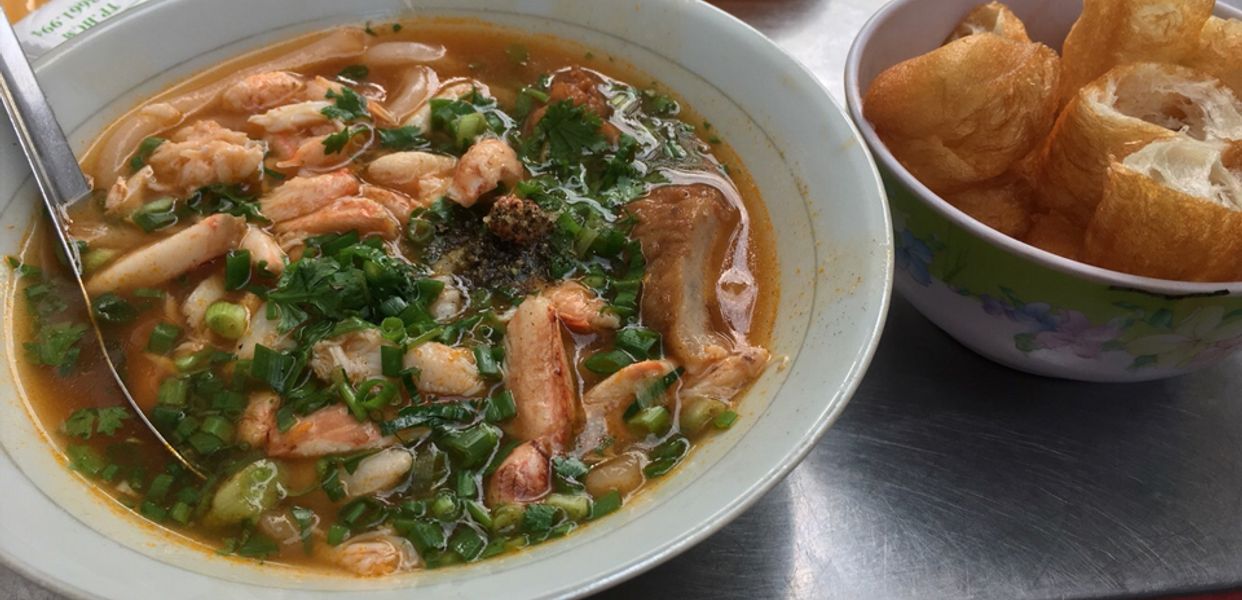 banh-canh-cua-co-chau-ba-hat