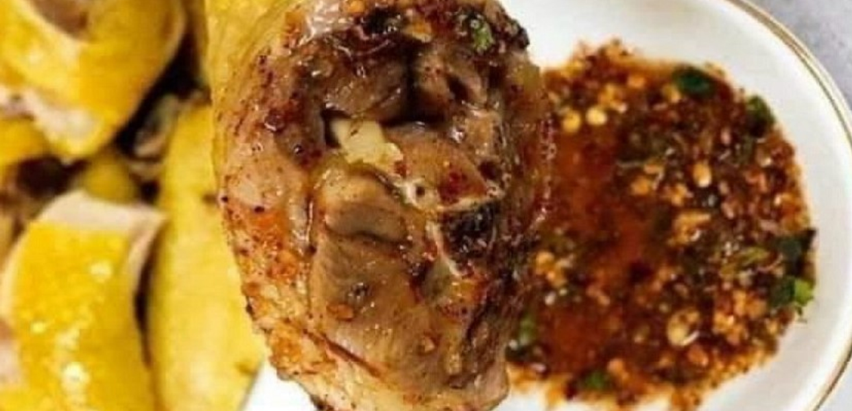 ga-u-muoi-hoang-kim-102-tay-hoa