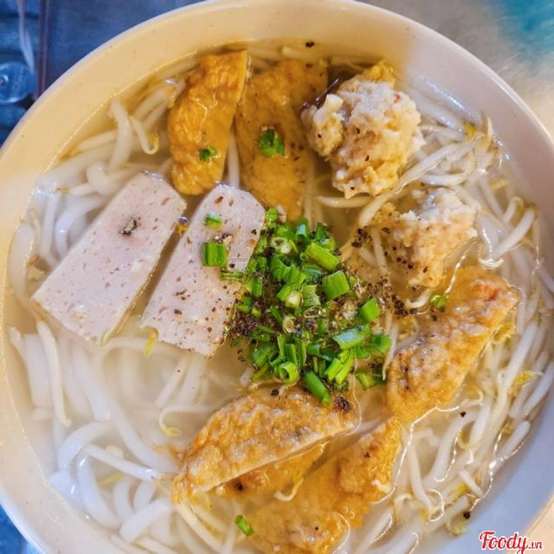 banh-canh-rieu-cha-ca-chien
