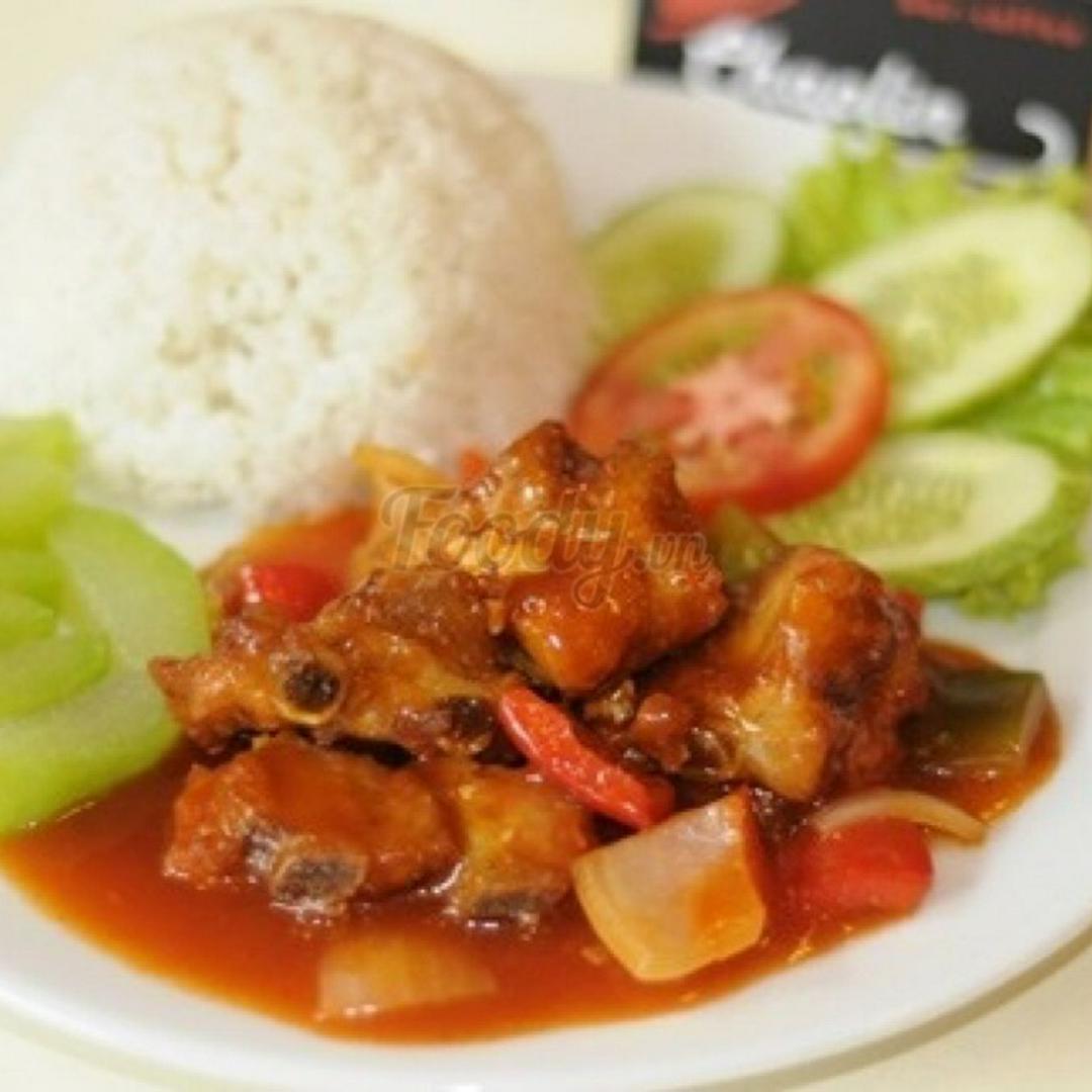 com-suon-sun-sot-chua-ngot-co-vua-kem-canh