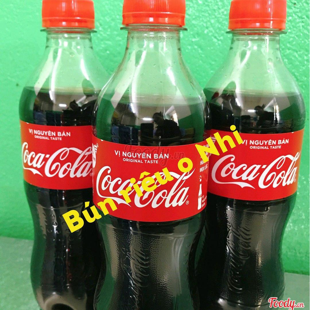 1-canh-bun-cua-1-coca-cola