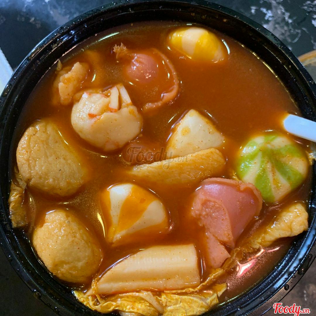 lau-tokbokki-kem-1-ly-tra-sua