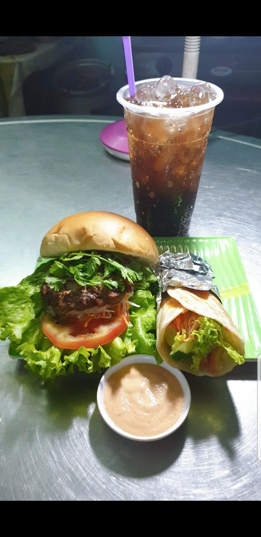 combo-hamburger-bo-banh-mi-cuon-ga-1-ly-coca