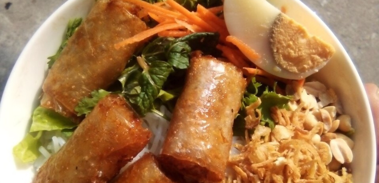 Bún-Trộn-Nam-Bộ-Và-Cháo-Sườn-Sụn-Nấm-Ruốc-Quẩy-918