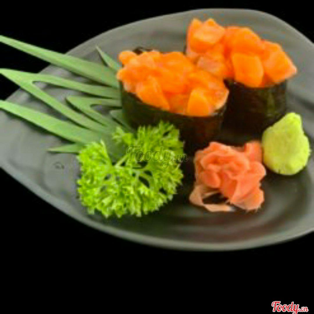 gunkan-ca-hoi-sot-cay-spicy-salmon-nigiri
