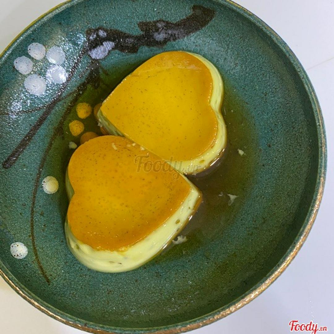 banh-flan-la-dua