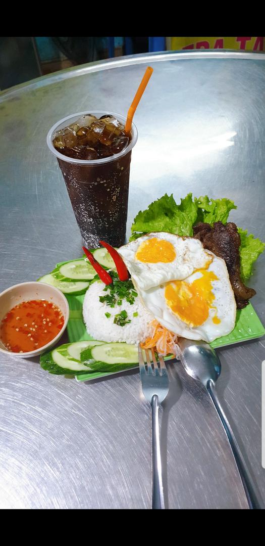 com-tam-ac-biet-dzo-dzo-1-ly-coca-1-trung