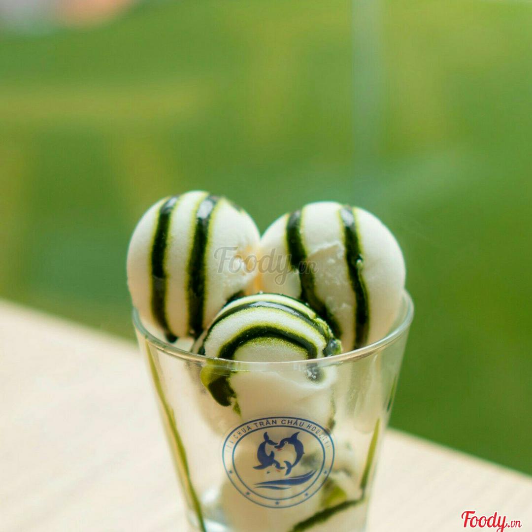 kem-sua-chua-matcha