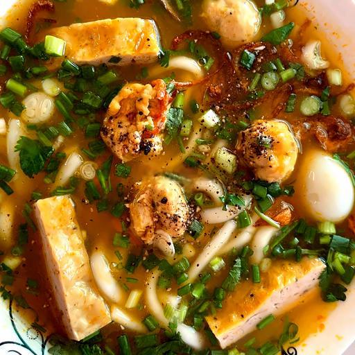 to-lon-cha-moc-trung-nhieu