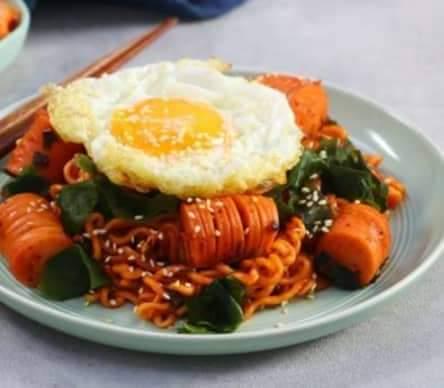 mi-tron-xuc-xich-la-rong-bien-opla-hong-ao