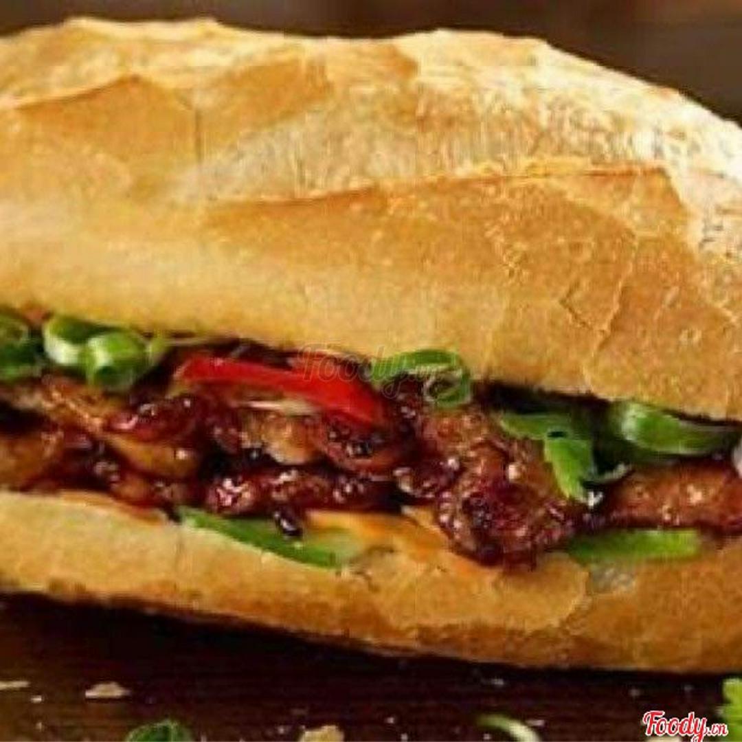 banh-my-thit-quay_lon