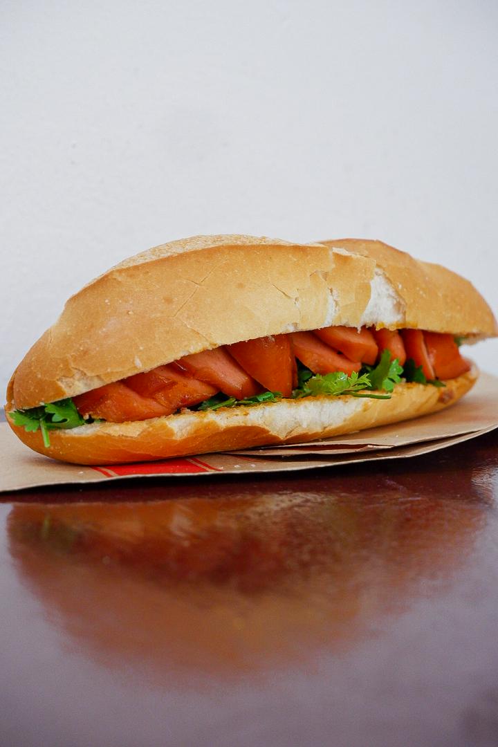 banh-mi-xuc-xich