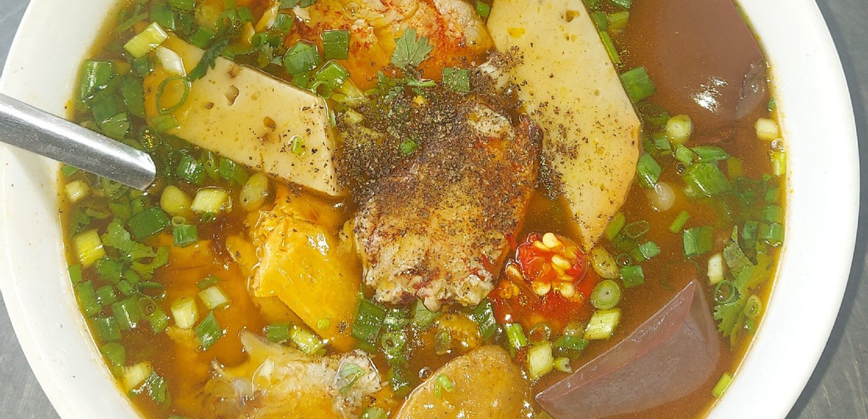 a-hiep-banh-canh-cua-duong-ba-trac