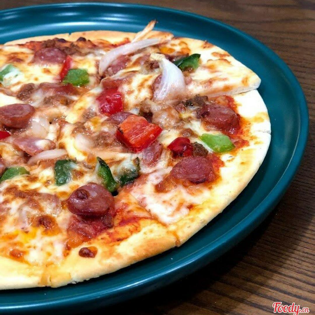 pizza-thit-hun-khoi-va-salami