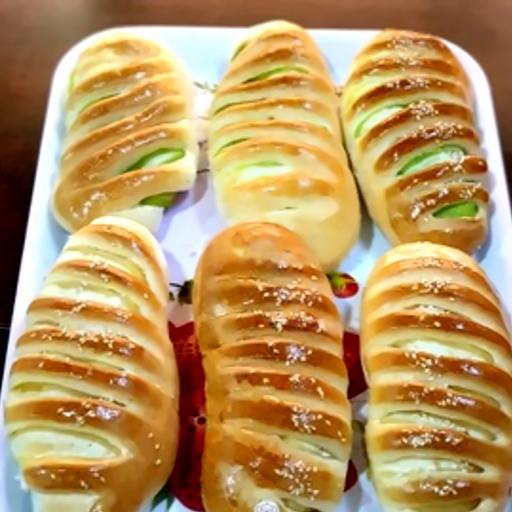 banh-mi-nhan-khoai-mon-va-au-xanh