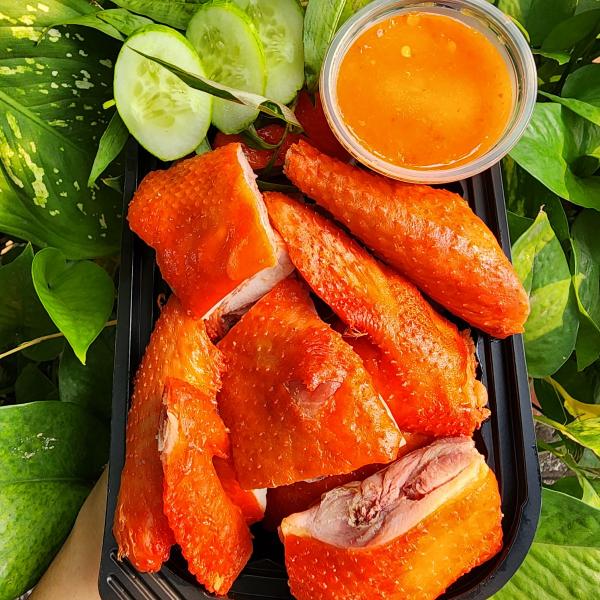 ga-u-muoi-quay-lu-1-2-con-chat-san