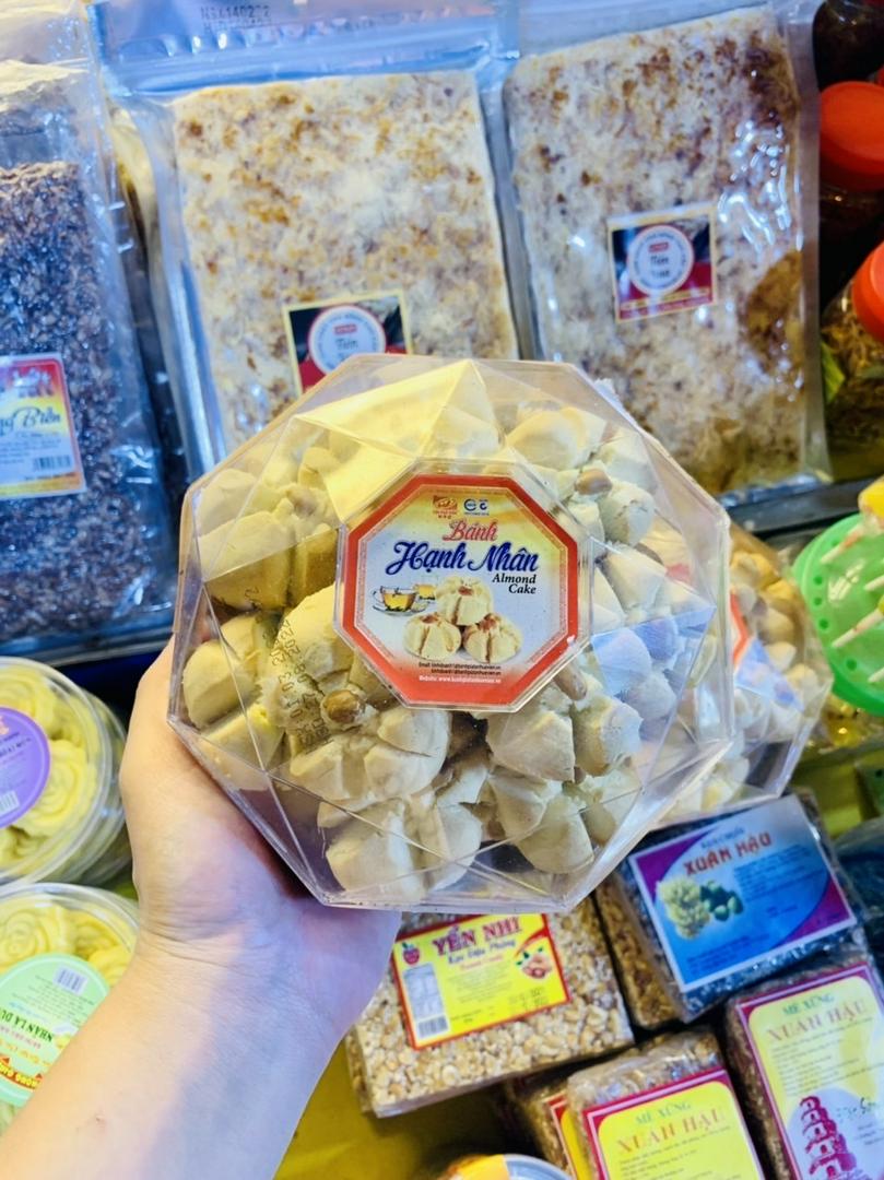 banh-hanh-nhan-tan-hue-vien-hop-lon