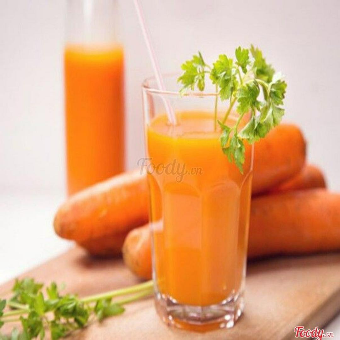 nuoc-ep-ca-rot-700ml