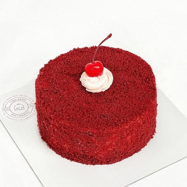 banh-sinh-nhat-phu-mat-redved-on-gian-co-cherry-o