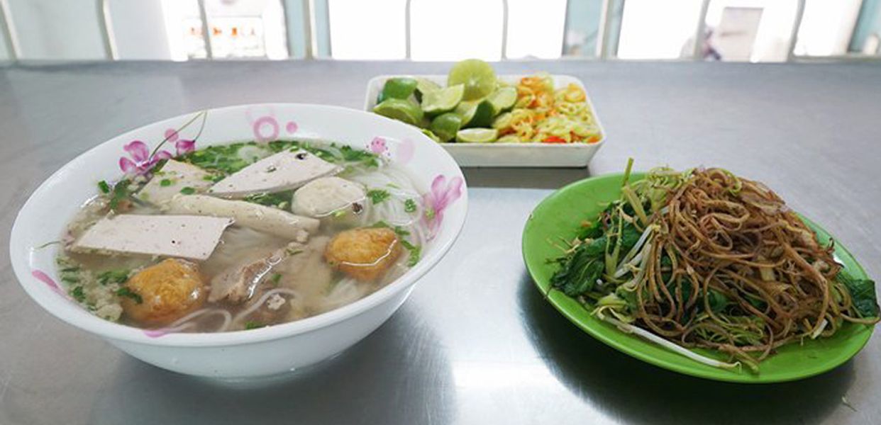 bun-moc-anh-thu-truong-cong-inh