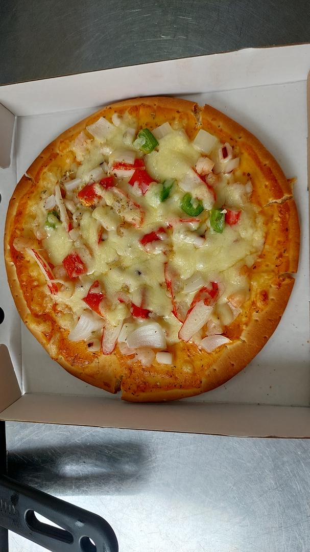 pizza-xuc-xich-xong-khoi-va-rau-cu-size-16cm