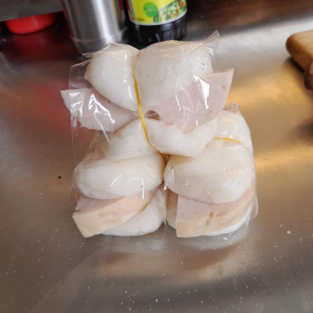 banh-day-kep-cha-lua