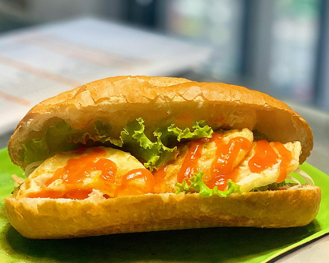banh-mi-2-trung-kem-1-ly-coca