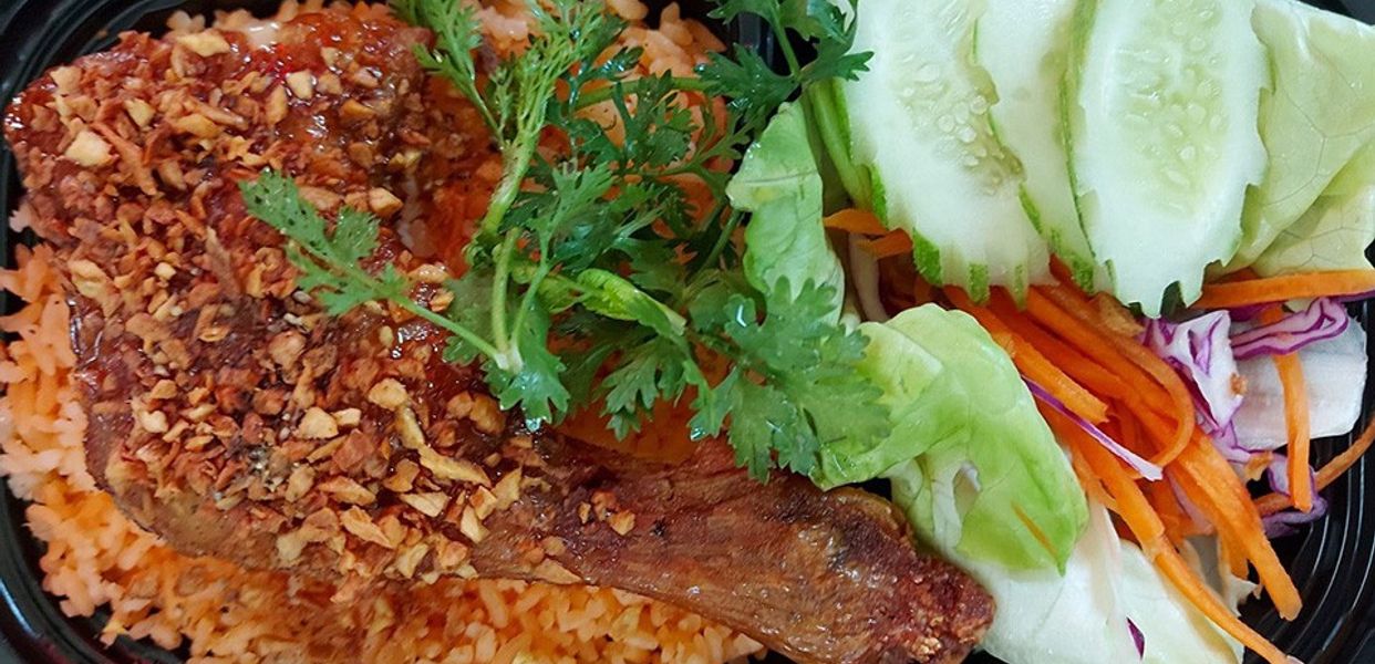 com-ga-da-gion-121-hong-lac