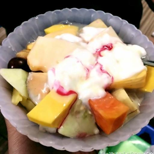 hoa-qua-tron-sua-chua-thom-ngon